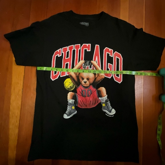 Chinatown Market Chicago Bear Tee - Picture 6 of 6